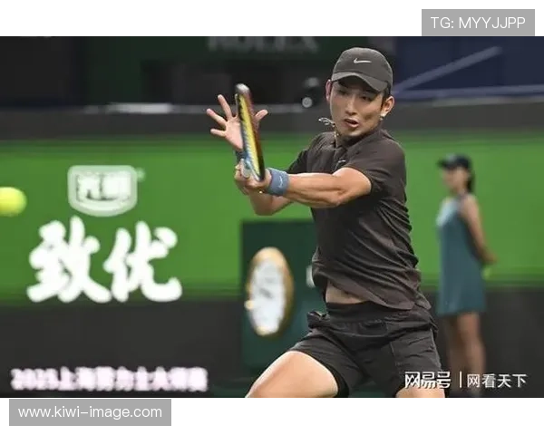 中国新星再创佳绩上海大师赛爆冷击败世界前十引发网坛热议 中国新星再创佳绩上海大师赛爆冷击败世界前十引发网坛热议