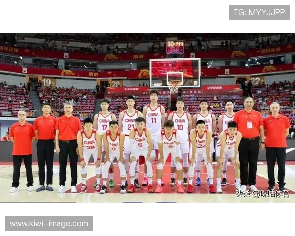 中国男篮全新阵容亮相亚洲杯 主教练坚定目标争夺冠军 中国男篮全新阵容亮相亚洲杯 主教练坚定目标争夺冠军