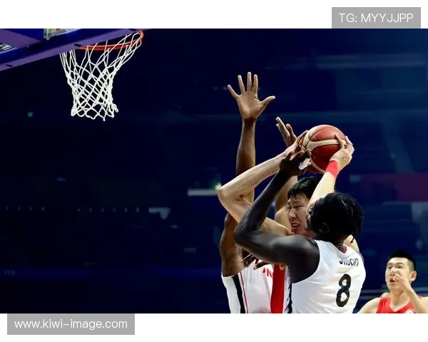 中国男篮晋级世界杯八强 决胜时刻展现团队实力与拼搏精神 中国男篮晋级世界杯八强 决胜时刻展现团队实力与拼搏精神