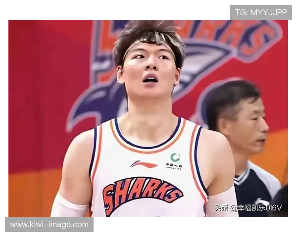 中国篮球联赛再掀高潮 新星崛起带领球队冲击季后赛 中国篮球联赛再掀高潮 新星崛起带领球队冲击季后赛