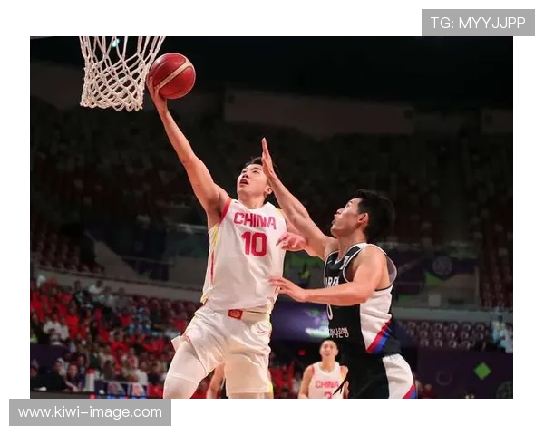 中国篮球队迎战美国队 决胜时刻展现团队力量目标直指巴黎奥运会 中国篮球队迎战美国队 决胜时刻展现团队力量目标直指巴黎奥运会