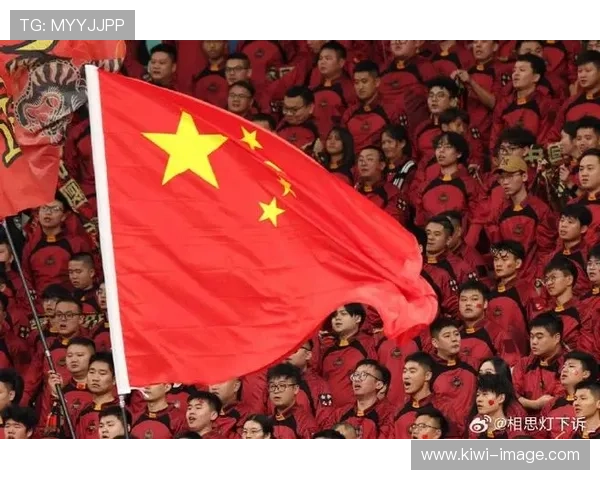 中国足球队迎战世界强队备战世界杯,球迷期待新阵容带来突破性表现 中国足球队迎战世界强队备战世界杯,球迷期待新阵容带来突破性表现