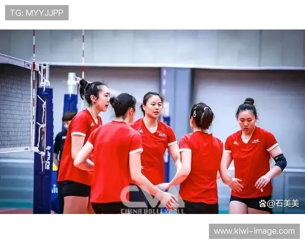 中国女排迎战世界强队，赛前热身赛表现引发球迷高度关注