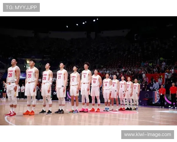 中国男足力克劲敌晋级亚洲杯八强展现团队精神与顽强拼搏精神