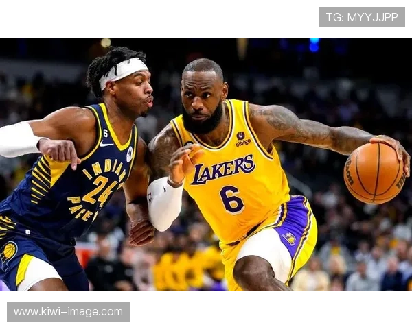 湖人逆转勇士詹姆斯砍下三双带队取胜引爆全场球迷热情