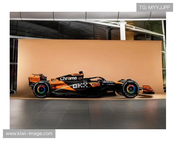 F1赛季最新动态:顶级车队角逐激烈 新兴车手崭露头角 F1赛季最新动态:顶级车队角逐激烈 新兴车手崭露头角