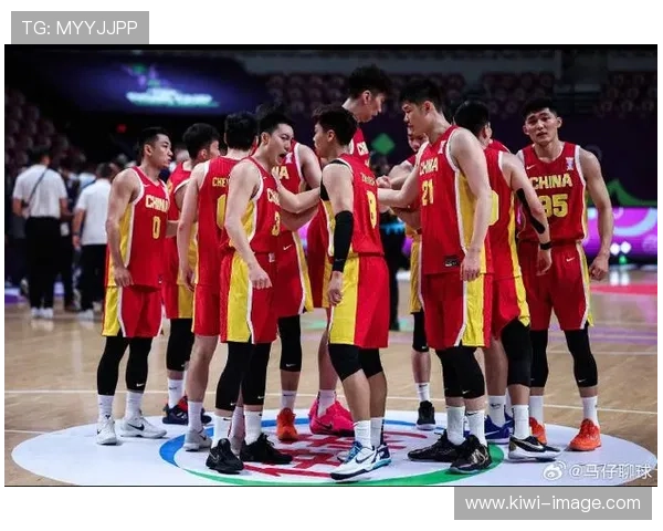 中国男篮逆袭战胜澳大利亚成功晋级世界杯四强 赛后球员庆祝气氛火爆 中国男篮逆袭战胜澳大利亚成功晋级世界杯四强 赛后球员庆祝气氛火爆
